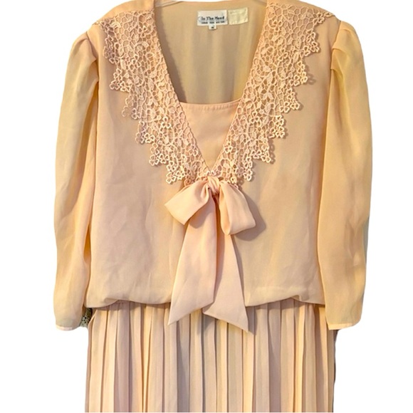 Vintage 80’s Dress Peach Accordion Pleated Pussybow Lace Collar Padded Shoulders - Picture 15 of 16